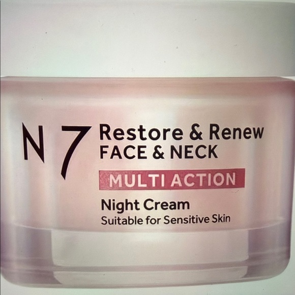 Restore & Renew Multi-Action Night Cream — Pink - Picture 2 of 3